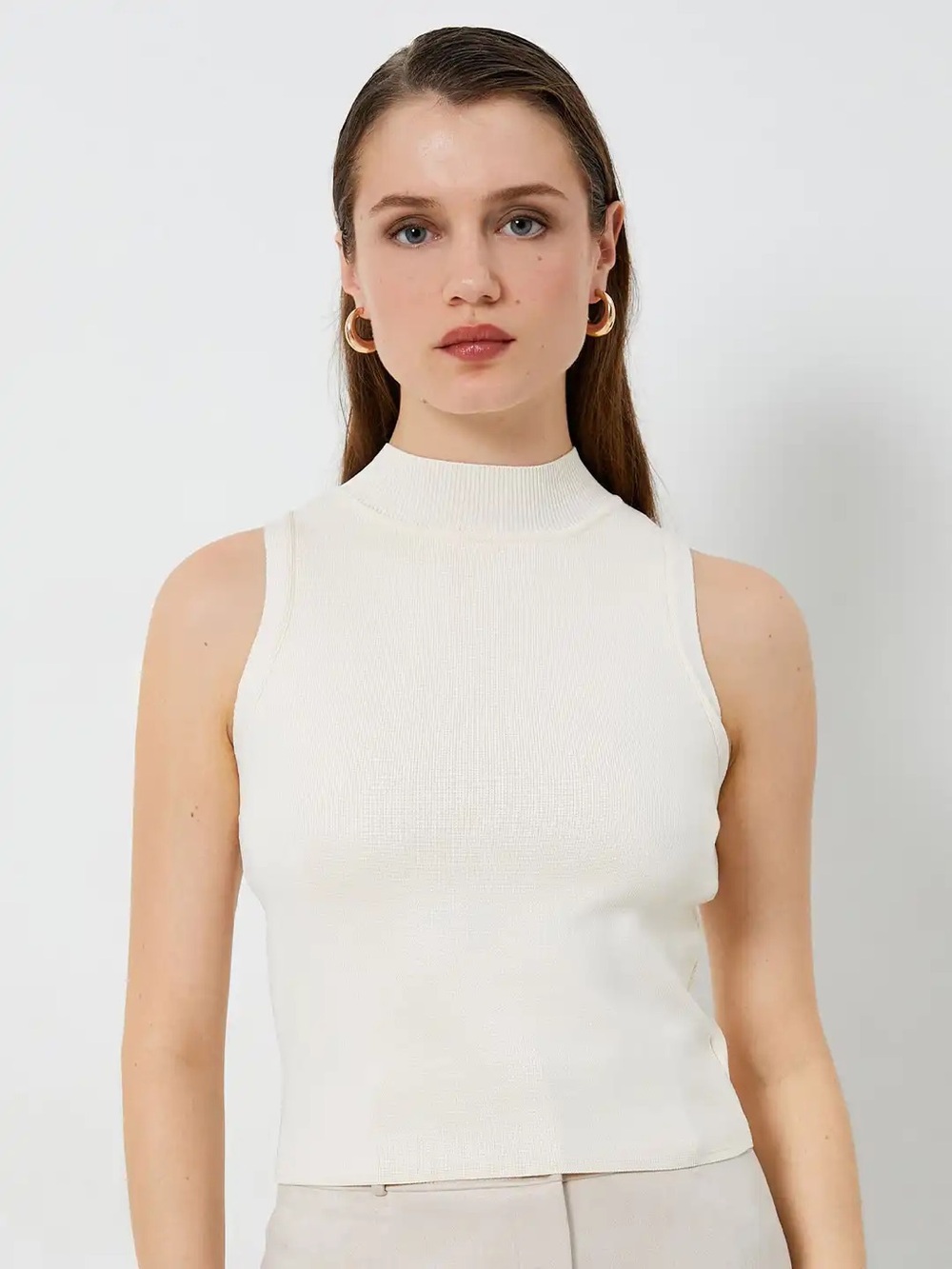 Abound | Women’s White Ribbed Mock Neck Sleeveless Cropped Tank Top